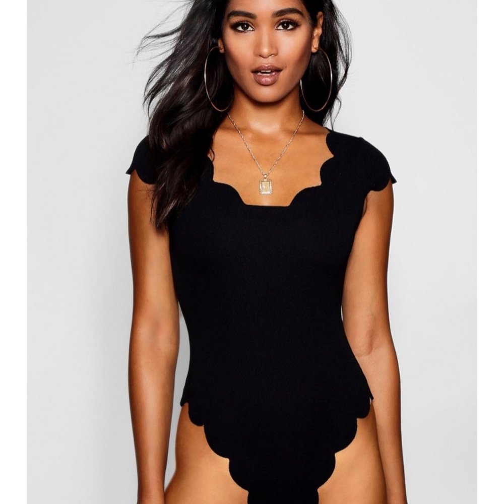 Boohoo Bodysuit- never worn :Size 8 fits like 6